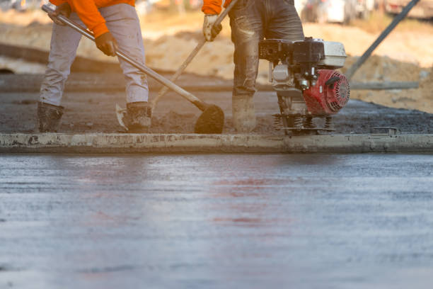 Best Concrete Sidewalk Installation  in Topanga, CA